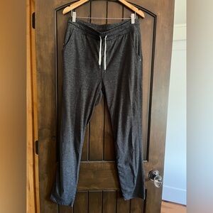 Men’s Dark Grey Vuori Joggers Sweatpants Xl